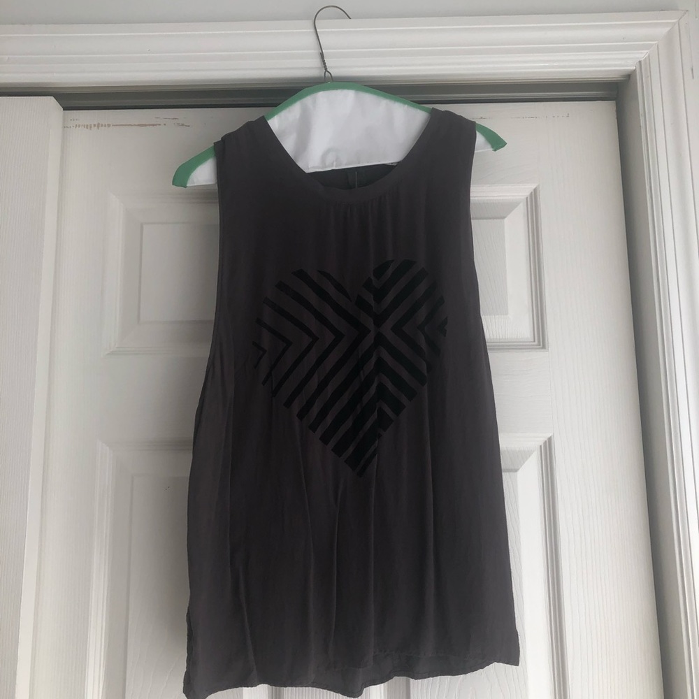 American Eagle tank top with heart pattern
